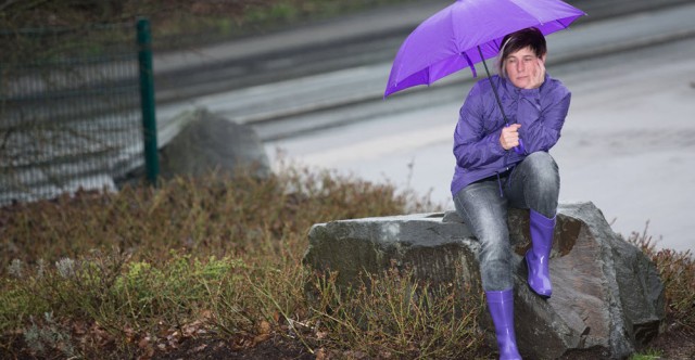 Woman stranded roadside